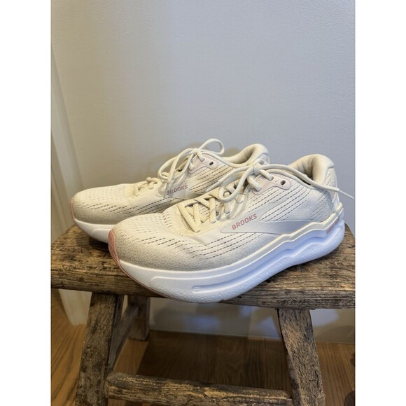 Size 9  Brooks Ghost Max 2 Wide Coconut Milk Zephyr W Running Near Mint - Picture 6 of 16